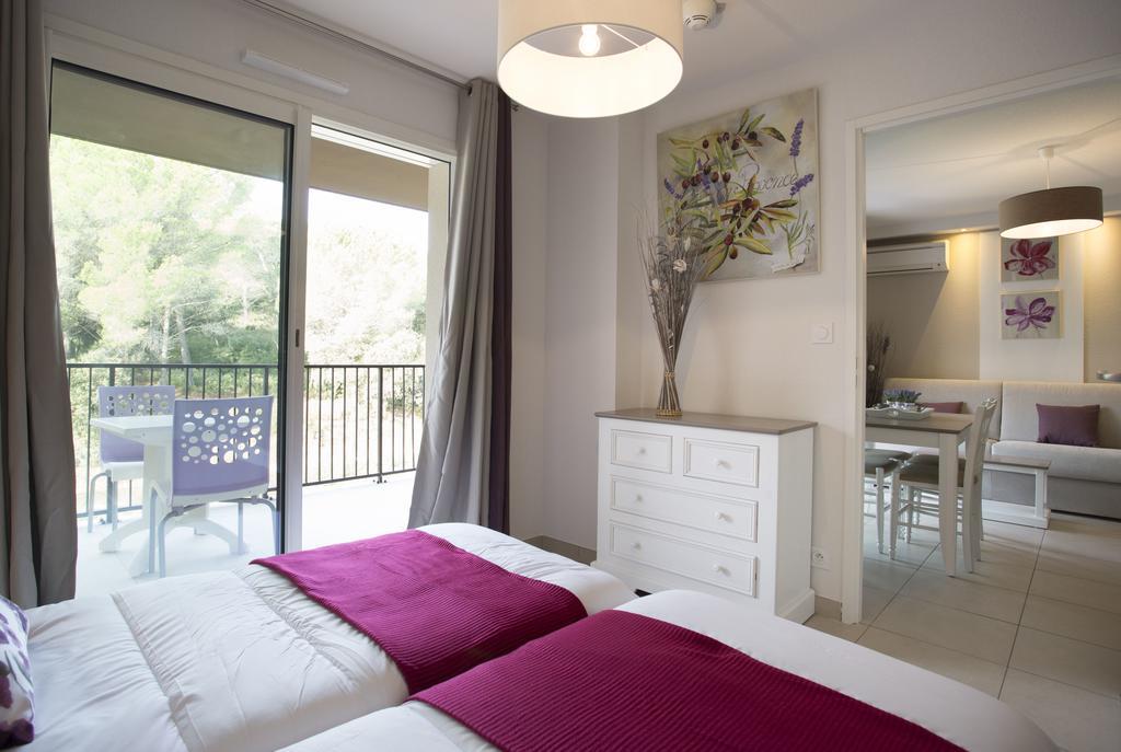 Residhotel Residence Pont Du Gard Remoulins Phòng bức ảnh